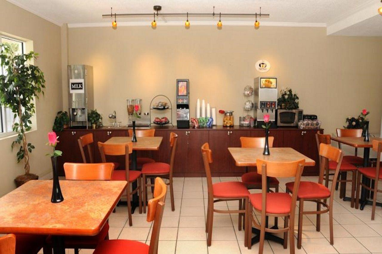 Motel Super 8 By Wyndham Kissimmee Esterno foto