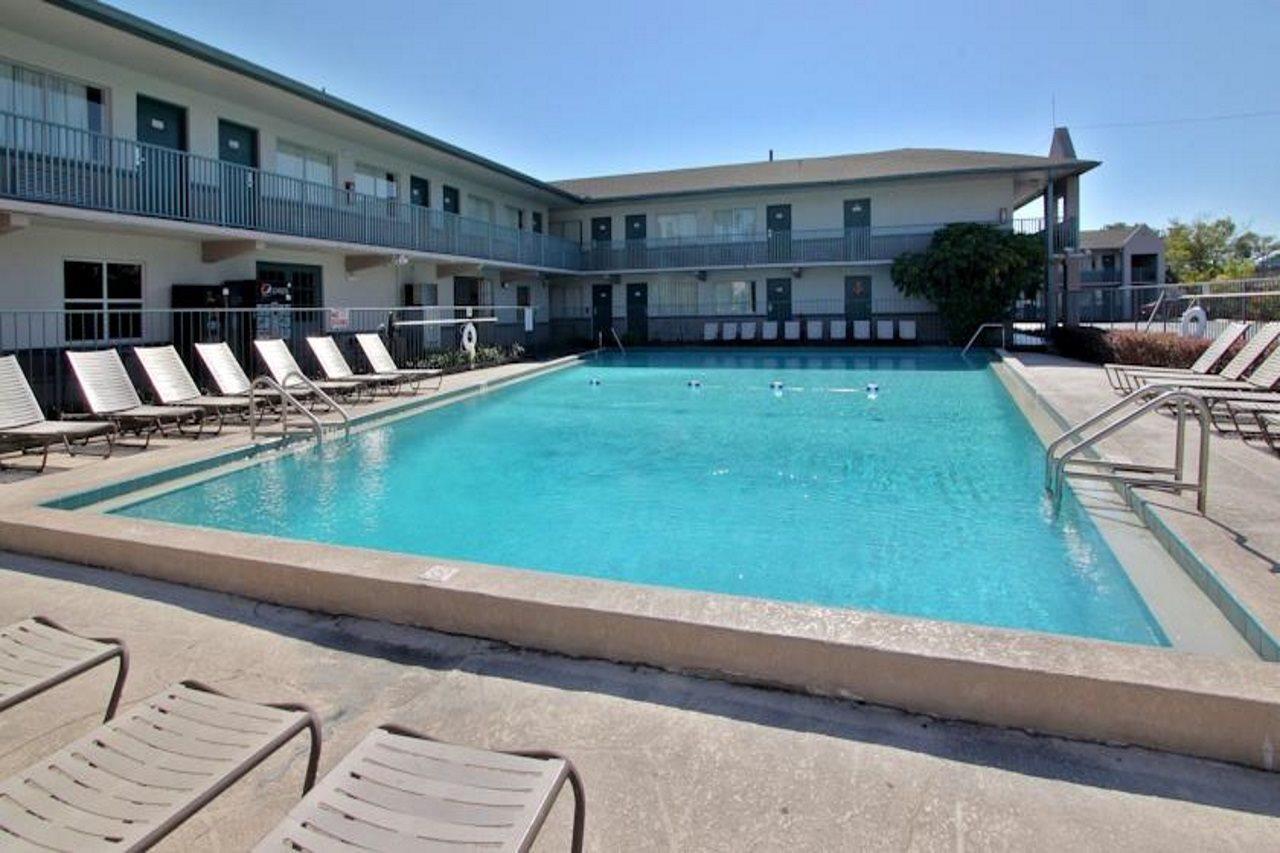 Motel Super 8 By Wyndham Kissimmee Esterno foto