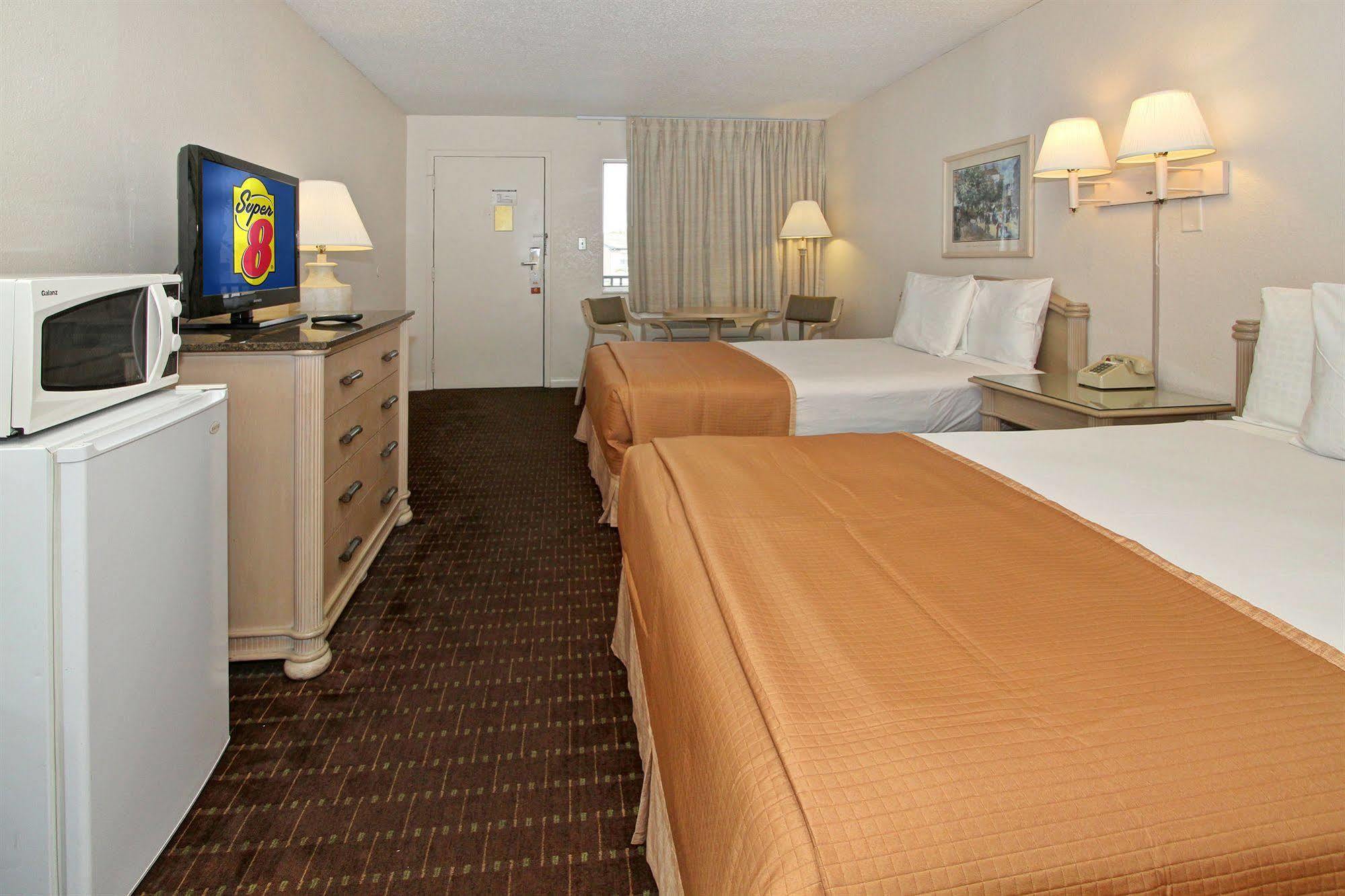 Super 8 By Wyndham Kissimmee Motel Esterno foto